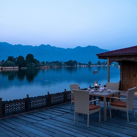 Mascot Houseboats Hotel Srīnagar Екстериор снимка