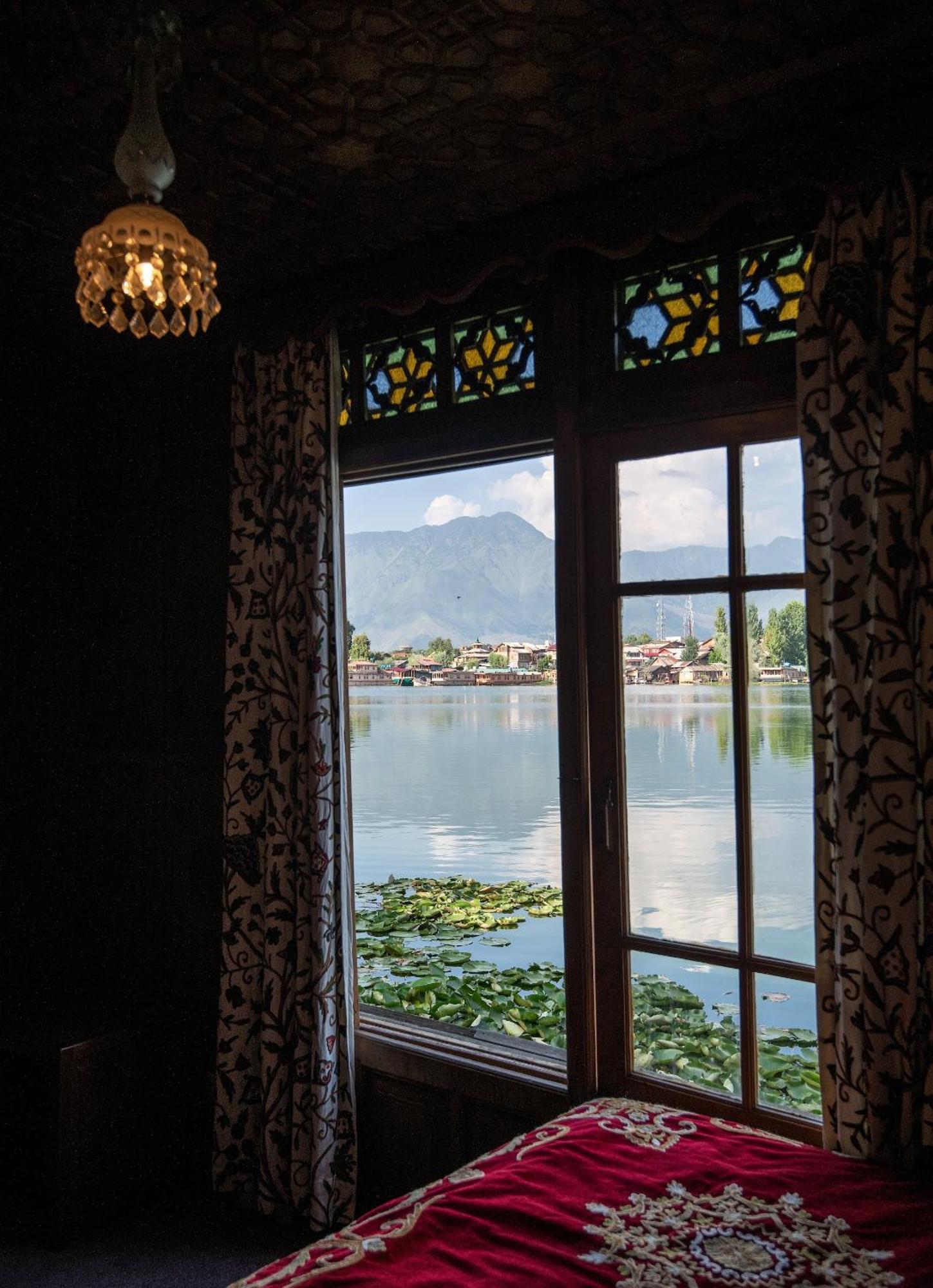 Mascot Houseboats Hotel Srīnagar Екстериор снимка