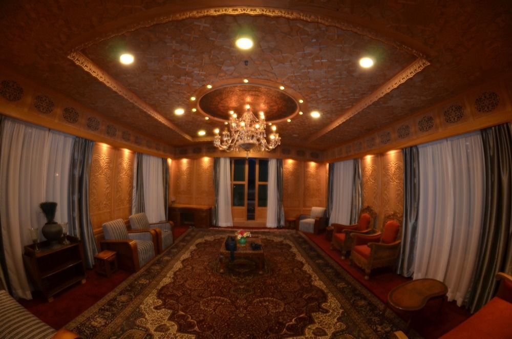 Mascot Houseboats Hotel Srīnagar Екстериор снимка